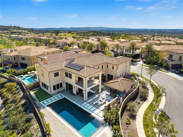 Detail Gallery Image 51 of 62 For 107 Clear Falls, Irvine,  CA 92602 - 5 Beds | 5/1 Baths