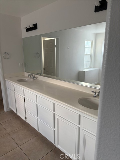 Detail Gallery Image 6 of 15 For 26015 Reed Way, Loma Linda,  CA 92354 - 3 Beds | 2/1 Baths