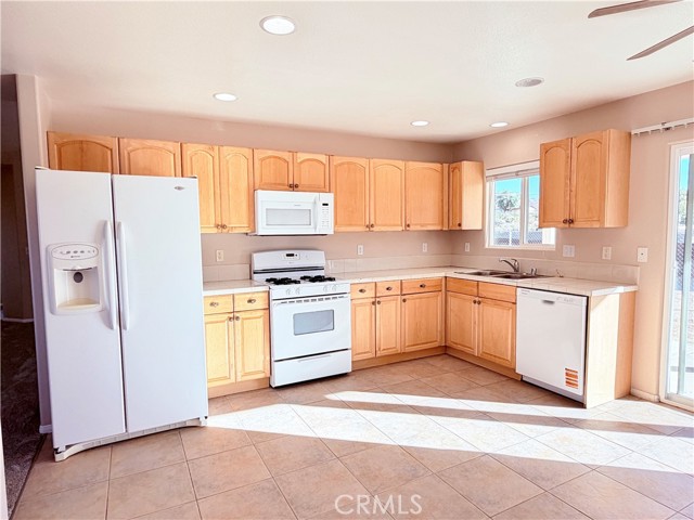 Detail Gallery Image 7 of 28 For 74541 Sunrise Dr, Twentynine Palms,  CA 92277 - 3 Beds | 2 Baths