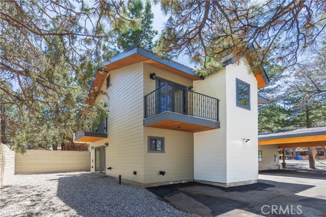 259 Victoria Lane, Sugarloaf CA: https://media.crmls.org/medias/0a5b1b49-c017-4cbe-af4e-2197c1ef888e.jpg
