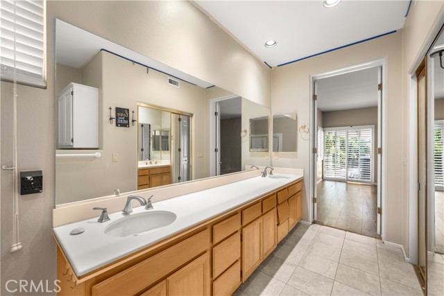 40376 Via Estrada, Murrieta CA: https://media.crmls.org/medias/0a5b241d-b2c7-43f5-a58e-cceedc0419e9.jpg