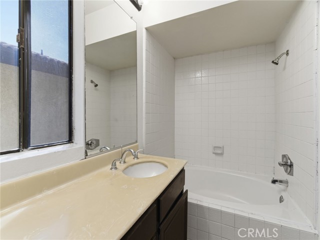 Detail Gallery Image 24 of 40 For 19745 Lull St, Winnetka,  CA 91306 - 4 Beds | 3 Baths