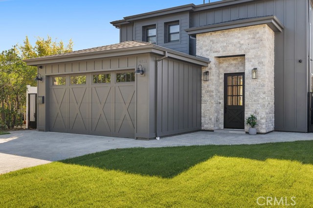 Detail Gallery Image 2 of 31 For 4831 Sancola, Toluca Lake,  CA 91601 - 4 Beds | 4 Baths