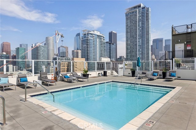 939 S BROADWAY, Los Angeles CA: https://media.crmls.org/medias/0a5b72a8-8af0-4f0c-a913-292ac1687630.jpg