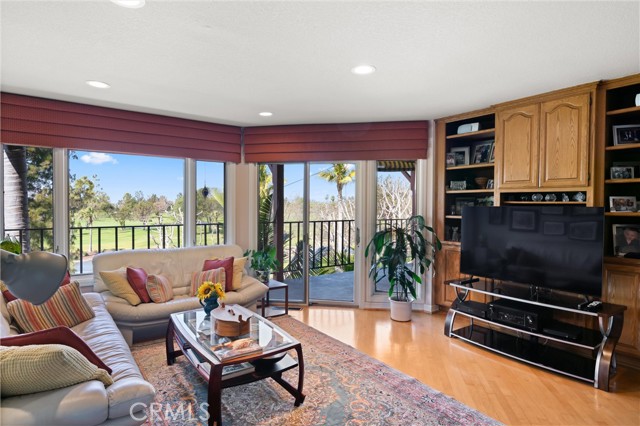 Detail Gallery Image 21 of 58 For 3064 Java Rd, Costa Mesa,  CA 92626 - 5 Beds | 3/1 Baths