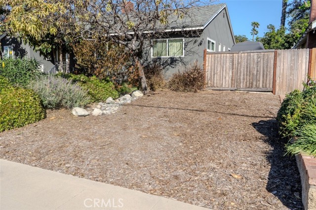 Detail Gallery Image 31 of 44 For 2539 Santiago, Santa Ana,  CA 92706 - 3 Beds | 2 Baths