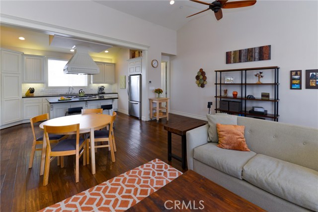 129 Broadway, Redondo Beach, California 90277, 3 Bedrooms Bedrooms, ,3 BathroomsBathrooms,Residential,Sold,Broadway,PV17006440