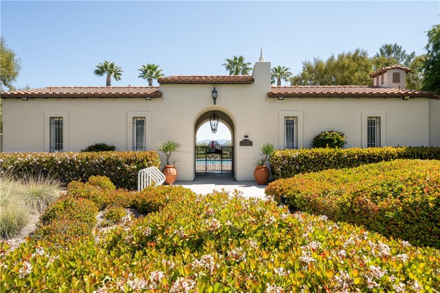 26814 Fairlain Drive, Valencia CA: https://media.crmls.org/medias/0a5c2d1b-ad64-4cd4-ad06-18f8f798fbbc.jpg