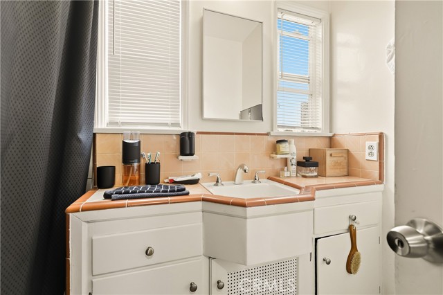 Detail Gallery Image 17 of 64 For 7015 Templeton, Huntington Park,  CA 90255 - – Beds | – Baths