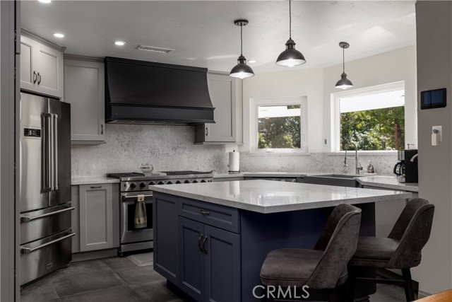 Detail Gallery Image 15 of 49 For 14395 Amorose, Lake Elsinore,  CA 92530 - 4 Beds | 3 Baths