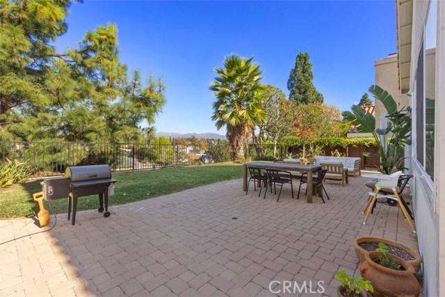 12 Tierra, Laguna Hills CA: https://media.crmls.org/medias/0a5faf1f-912b-457a-9e7c-a6d3f0a49bd7.jpg