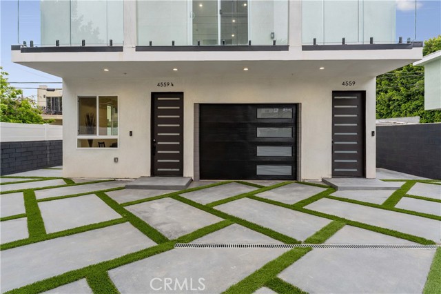 Detail Gallery Image 3 of 13 For 4559 W 18th #1/4,  Los Angeles,  CA 90019 - 2 Beds | 2 Baths