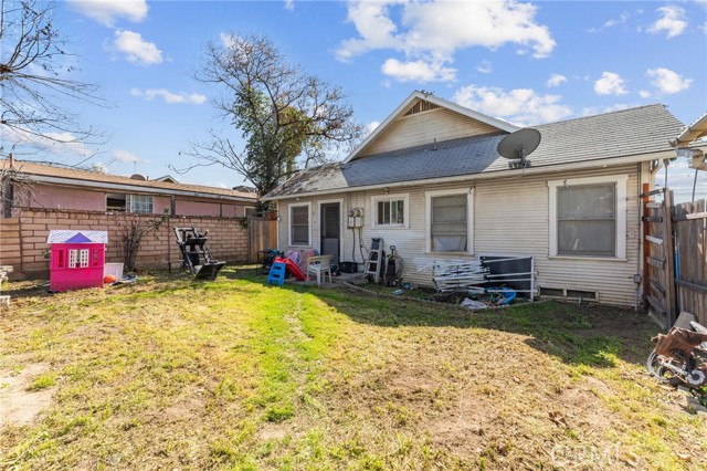 Detail Gallery Image 20 of 27 For 27126 Pacific, Highland,  CA 92346 - 3 Beds | 2 Baths