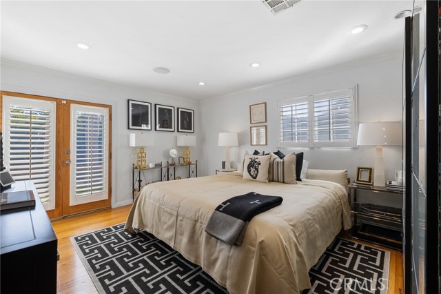 10340 Margate Street, North Hollywood CA: https://media.crmls.org/medias/0a611a77-3ad6-40a6-91d1-64ac1d72421f.jpg