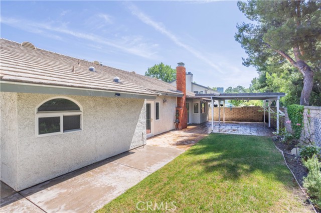24302 Vista Ridge Drive, Valencia CA: https://media.crmls.org/medias/0a612e1b-2a5e-4d43-a19a-98c609e98a0d.jpg