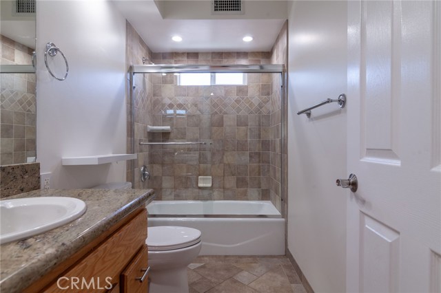 Image 30 of 34 For 10838 Burnet Avenue