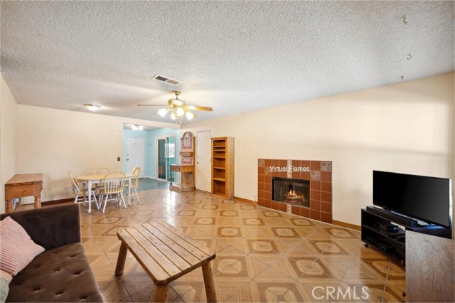 41125 179th E Street, Lancaster CA: https://media.crmls.org/medias/0a61e2c1-df39-4c55-bc5e-ce5ed03ad4b9.jpg