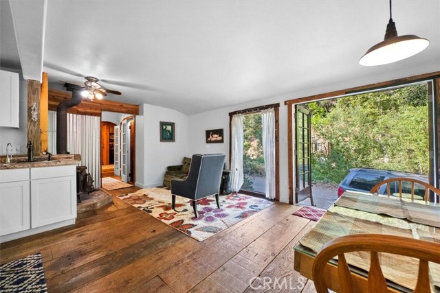 18 Hot Springs Cyn, San Juan Capistrano CA: https://media.crmls.org/medias/0a624e07-3888-4cc8-8a7c-d383dc8258e3.jpg