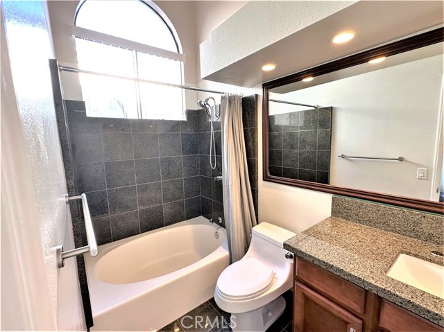5032 Dorado Drive, Huntington Beach CA: https://media.crmls.org/medias/0a627dcb-0211-47f5-9161-d2e4d1c00a5f.jpg