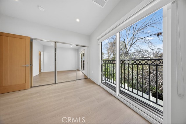 Detail Gallery Image 13 of 31 For 8334 Calvin Ave, Northridge,  CA 91324 - 2 Beds | 3 Baths