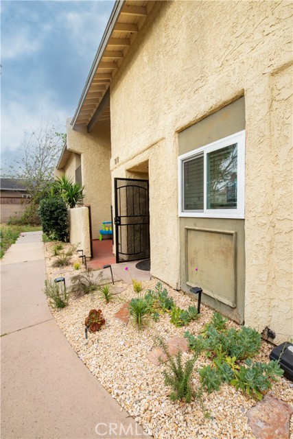 Detail Gallery Image 10 of 42 For 20807 Roscoe Bld #12,  Winnetka,  CA 91306 - 3 Beds | 2/1 Baths