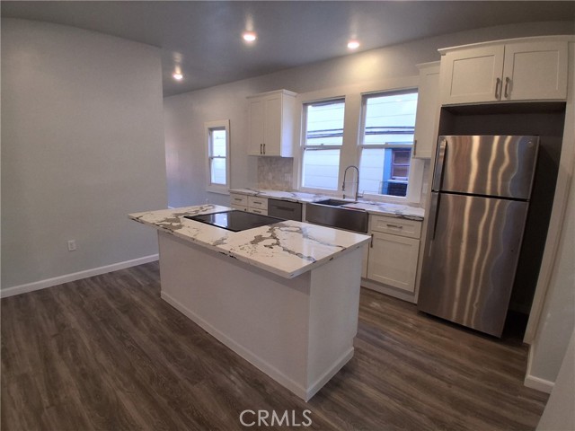 Front Image Thumbnail for CROC25243125