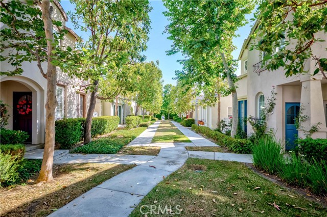 58 Paisley Place, Irvine CA: https://media.crmls.org/medias/0a63655f-0f11-4eda-8efa-b942eac5a94f.jpg