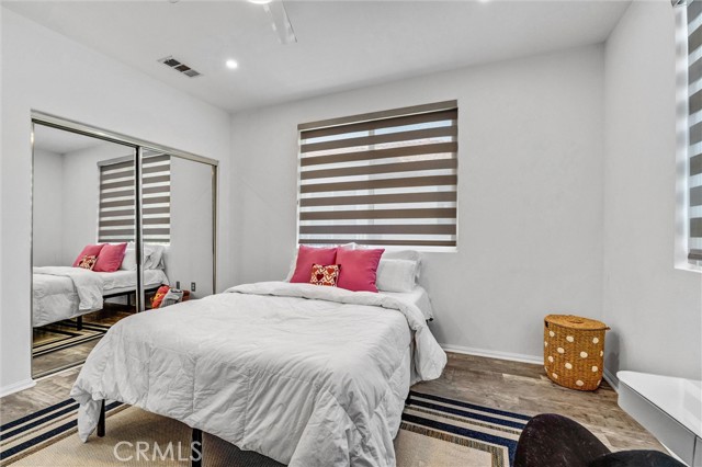 Detail Gallery Image 20 of 28 For 28072 Catherine Dr, Canyon Country,  CA 91351 - 2 Beds | 3 Baths