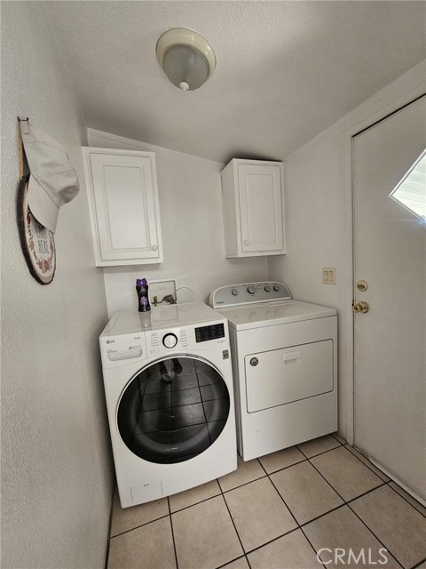 Detail Gallery Image 5 of 22 For 16600 Downey Ave #27,  Paramount,  CA 90723 - 4 Beds | 2 Baths