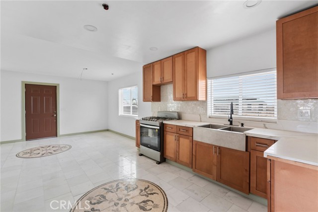 12185 Atsina Road, Phelan CA: https://media.crmls.org/medias/0a652ca8-f536-4149-bbe0-b13e1d8f6910.jpg