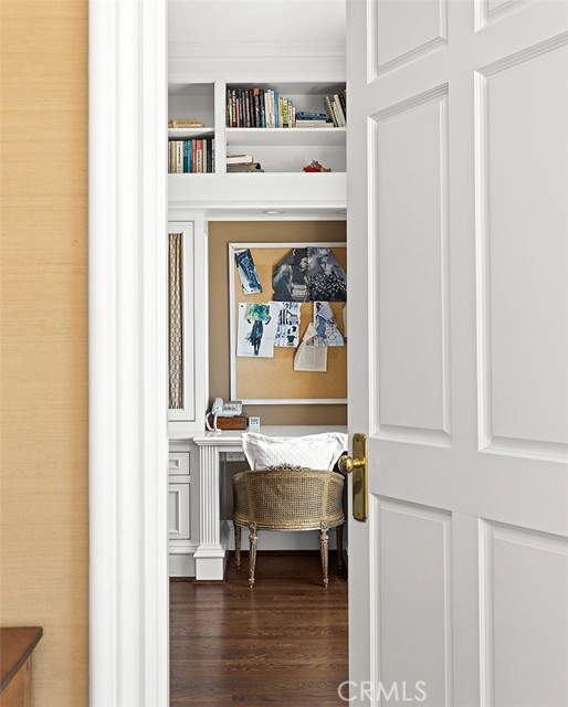 1 San Mateo Way, Corona del Mar CA: https://media.crmls.org/medias/0a65b3a4-7f27-43e6-8ba4-1928ba896a1b.jpg