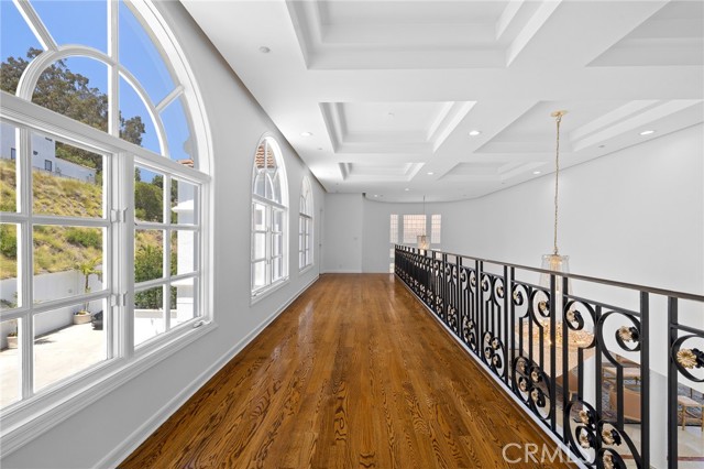 759 Foxkirk Road, Glendale CA: https://media.crmls.org/medias/0a65f79b-81e1-4eb3-b54a-88a96557eb93.jpg