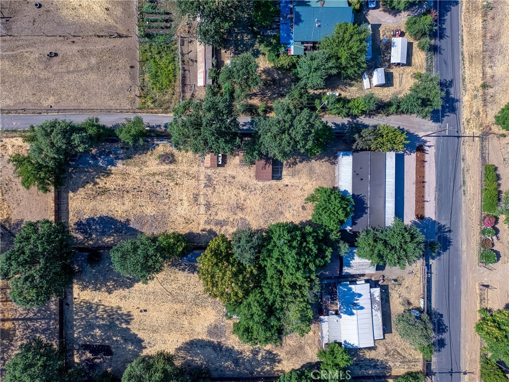 https://media.crmls.org/medias/0a6644d2-496b-4a9e-a1a6-c8f0e397b58b.jpg?preset=X-Large