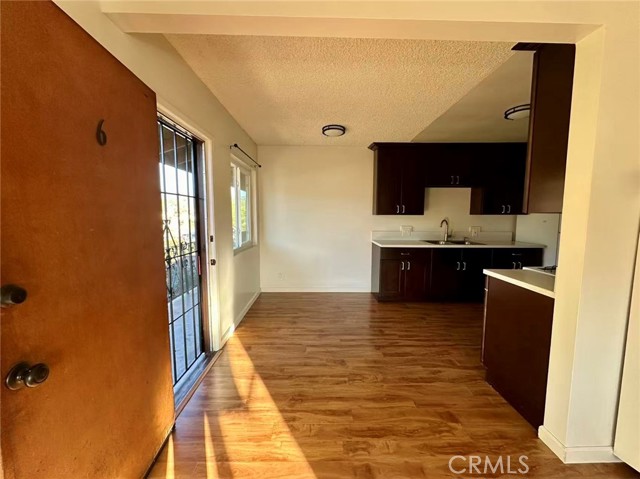 Detail Gallery Image 2 of 9 For 933 N Alameda Ave #6,  Azusa,  CA 91702 - 2 Beds | 1 Baths