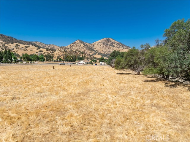 5770 Elwood, Sanger CA: https://media.crmls.org/medias/0a6698a8-53f6-49df-a64d-7893f208798b.jpg