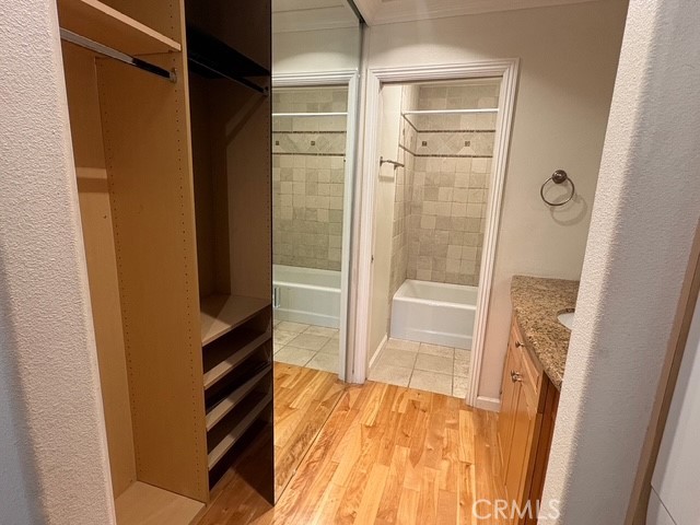 Detail Gallery Image 9 of 14 For 101 Scholz Plz #223,  Newport Beach,  CA 92663 - 1 Beds | 1 Baths