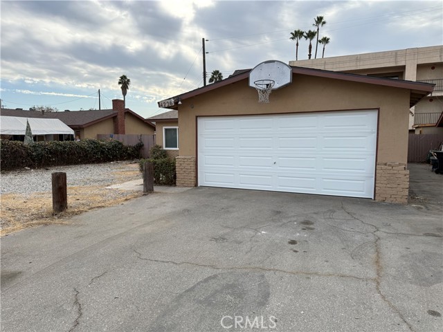 Detail Gallery Image 4 of 14 For 4226 La Rica Ave, Baldwin Park,  CA 91706 - 4 Beds | 1/1 Baths