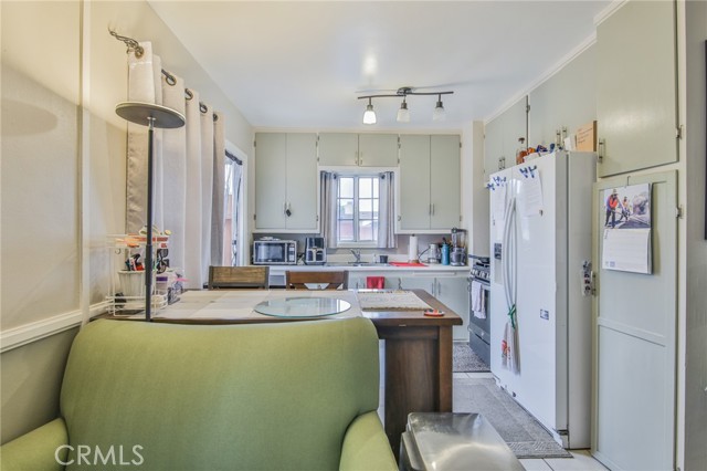 717 Ultimo Avenue, Long Beach CA: https://media.crmls.org/medias/0a66f6e2-16b9-4cec-b730-60a65393abc8.jpg