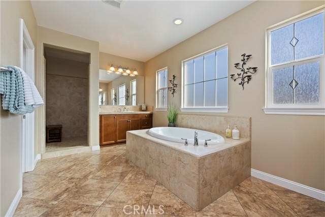 Detail Gallery Image 38 of 64 For 34595 Collier Falls Ct, Temecula,  CA 92592 - 5 Beds | 3/1 Baths
