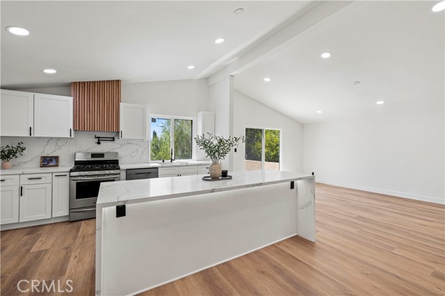 Detail Gallery Image 11 of 47 For 18718 Delight St, Canyon Country,  CA 91351 - 4 Beds | 2 Baths