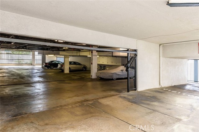 575 Esplanade, Redondo Beach, California 90277, 2 Bedrooms Bedrooms, ,1 BathroomBathrooms,Residential,Sold,Esplanade,SB17215162