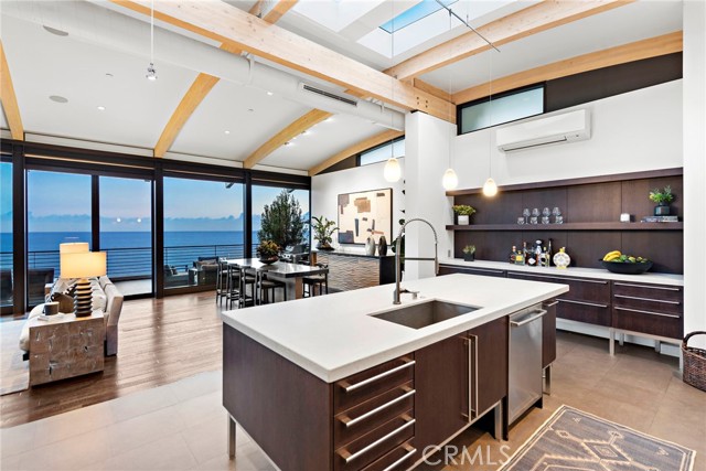 Detail Gallery Image 16 of 49 For 591 Balboa Ave, Laguna Beach,  CA 92651 - 4 Beds | 4/1 Baths