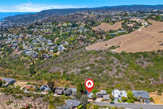 1505 Morningside Drive, Laguna Beach CA: https://media.crmls.org/medias/0a6792f8-e420-47ab-a3d5-0e10db7738eb.jpg