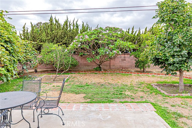 11511 Margie Lane, Garden Grove CA: https://media.crmls.org/medias/0a67b8bd-ec38-4902-8880-b8857fcf77f3.jpg