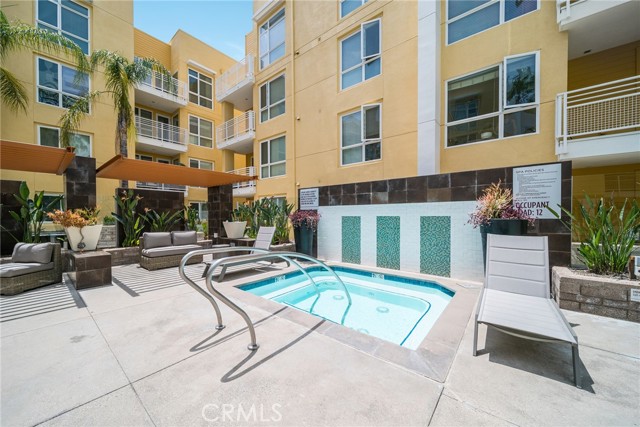 21301 Erwin Street, Woodland Hills CA: https://media.crmls.org/medias/0a67e940-d5ac-43ab-b779-9a0a63255e61.jpg