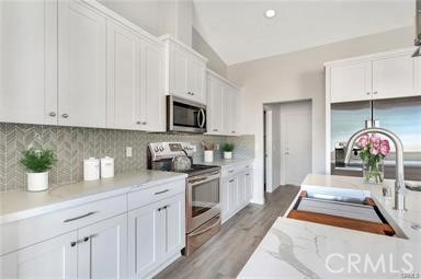 Detail Gallery Image 9 of 14 For 12655 Waynoka Rd, Apple Valley,  CA 92308 - 4 Beds | 2/1 Baths