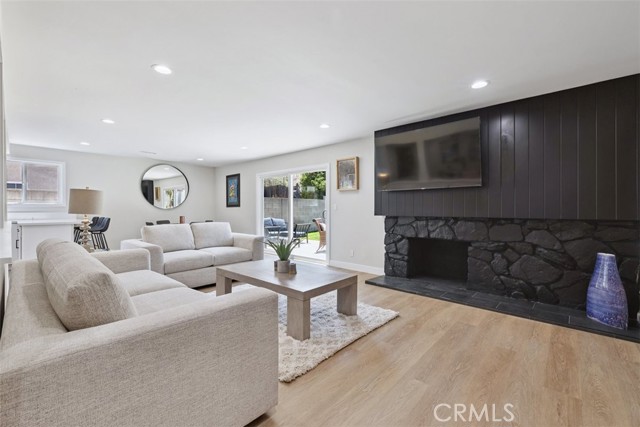 Detail Gallery Image 11 of 37 For 5704 Katherine St, Simi Valley,  CA 93063 - 5 Beds | 2 Baths
