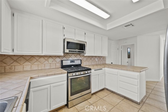 618 W Avenue Q12, Palmdale CA: https://media.crmls.org/medias/0a693efa-6b07-4ec2-8808-cbd980cf1a46.jpg