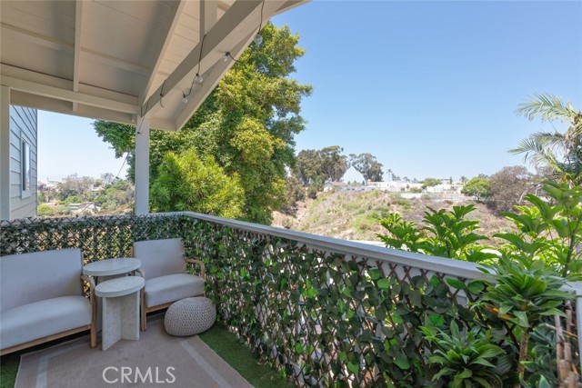 1320 Bush Street, San Diego CA: https://media.crmls.org/medias/0a69f688-d66b-40fc-a45e-6e9917d02c0e.jpg