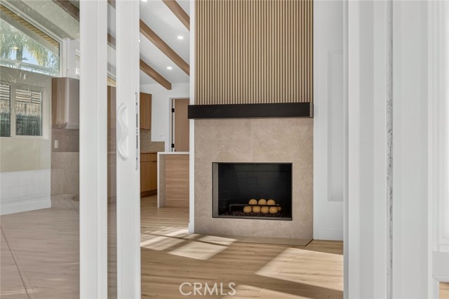 16445 Kingsbury photo 25